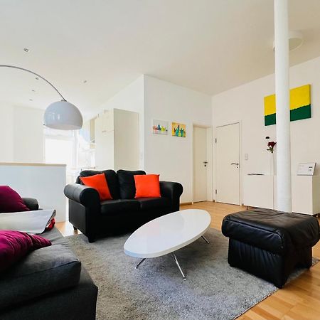 Grosses Und Helles Innenstadt Apartment - Ferienwohnung บาดฮอมบูร์ก ฟอร์ แดร์เฮอเฮอ ภายนอก รูปภาพ