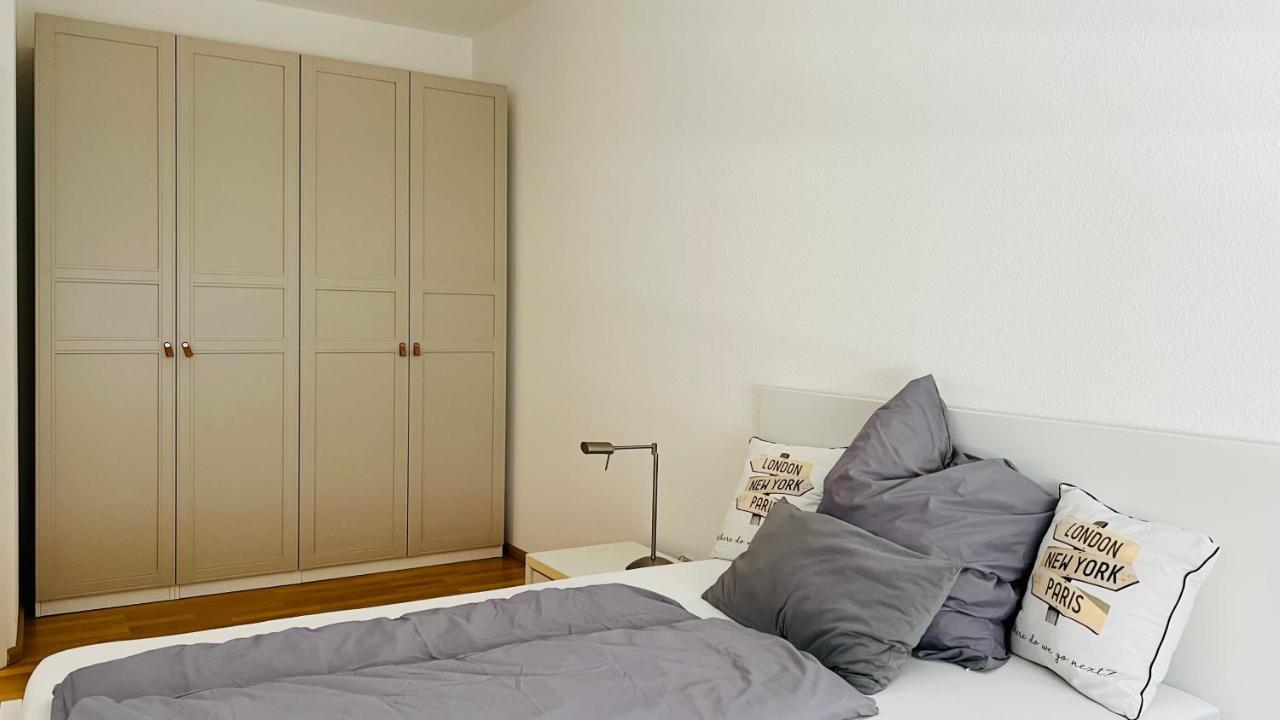 Grosses Und Helles Innenstadt Apartment - Ferienwohnung บาดฮอมบูร์ก ฟอร์ แดร์เฮอเฮอ ภายนอก รูปภาพ