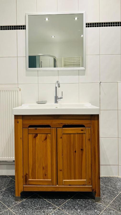Grosses Und Helles Innenstadt Apartment - Ferienwohnung บาดฮอมบูร์ก ฟอร์ แดร์เฮอเฮอ ภายนอก รูปภาพ