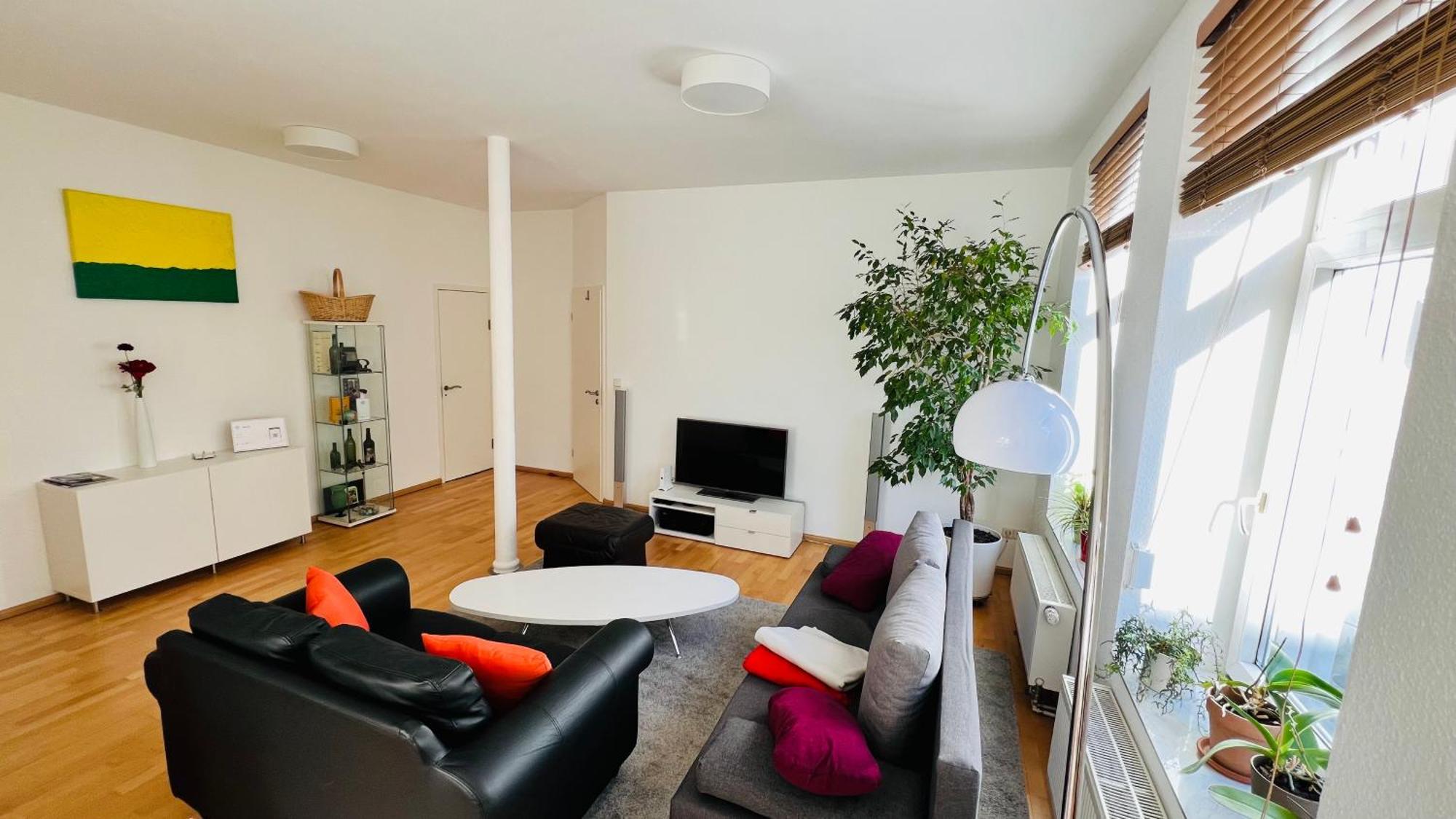 Grosses Und Helles Innenstadt Apartment - Ferienwohnung บาดฮอมบูร์ก ฟอร์ แดร์เฮอเฮอ ภายนอก รูปภาพ
