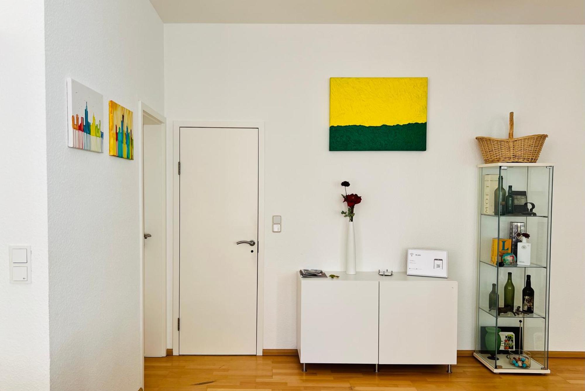 Grosses Und Helles Innenstadt Apartment - Ferienwohnung บาดฮอมบูร์ก ฟอร์ แดร์เฮอเฮอ ภายนอก รูปภาพ
