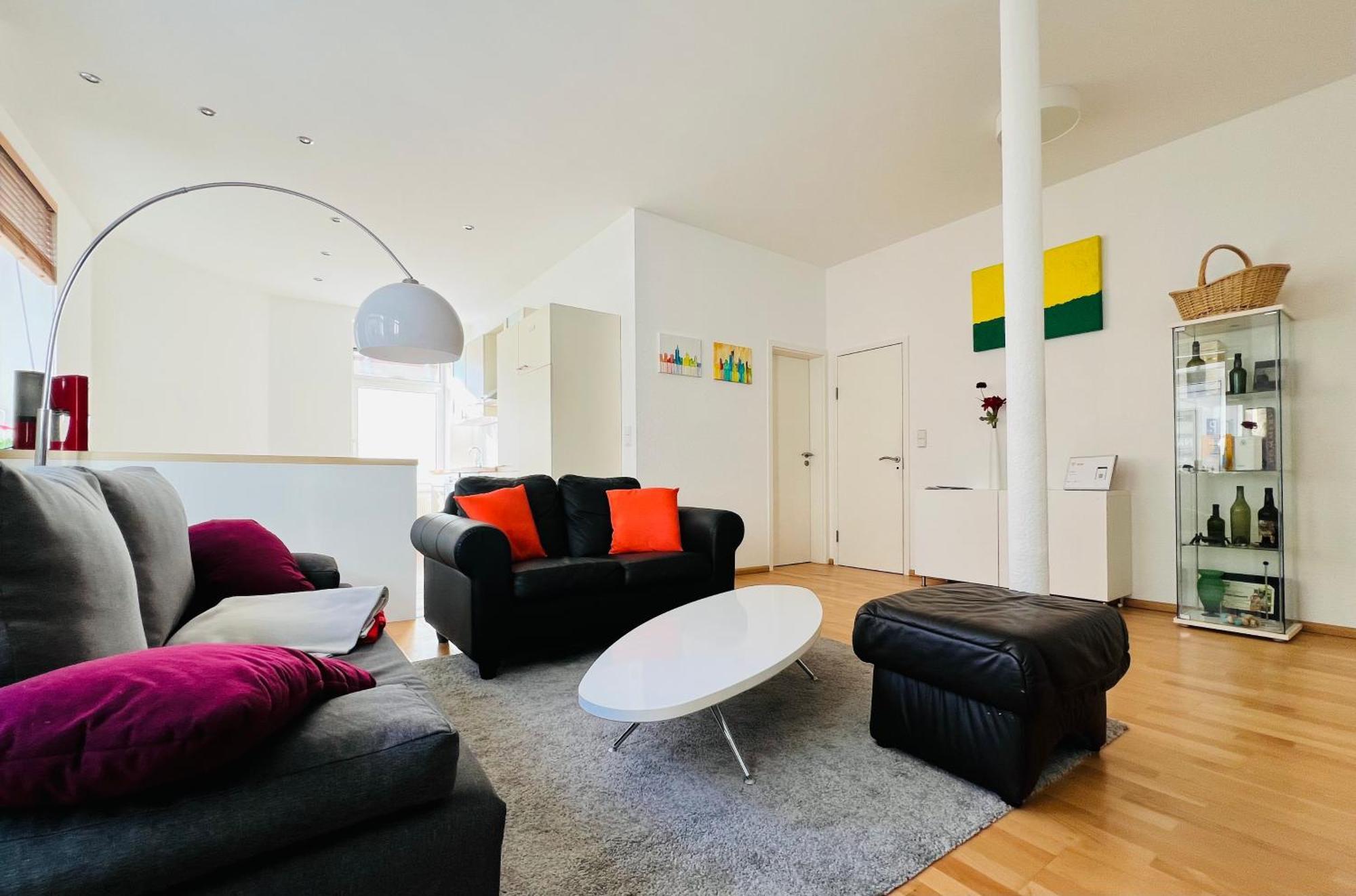 Grosses Und Helles Innenstadt Apartment - Ferienwohnung บาดฮอมบูร์ก ฟอร์ แดร์เฮอเฮอ ภายนอก รูปภาพ